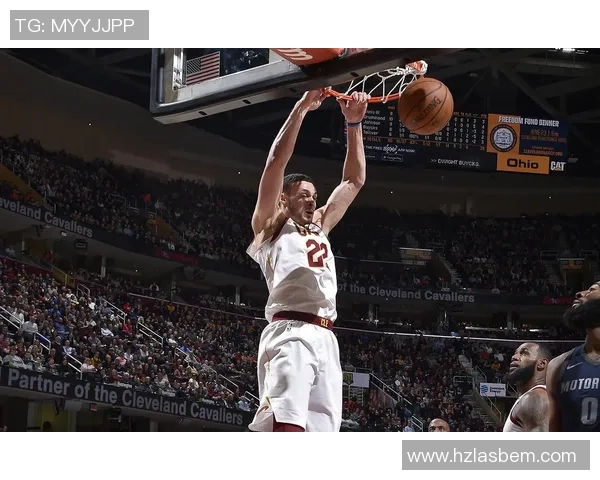 离谱!本赛季德拉蒙德命中15记三分球 和他扣篮数一致